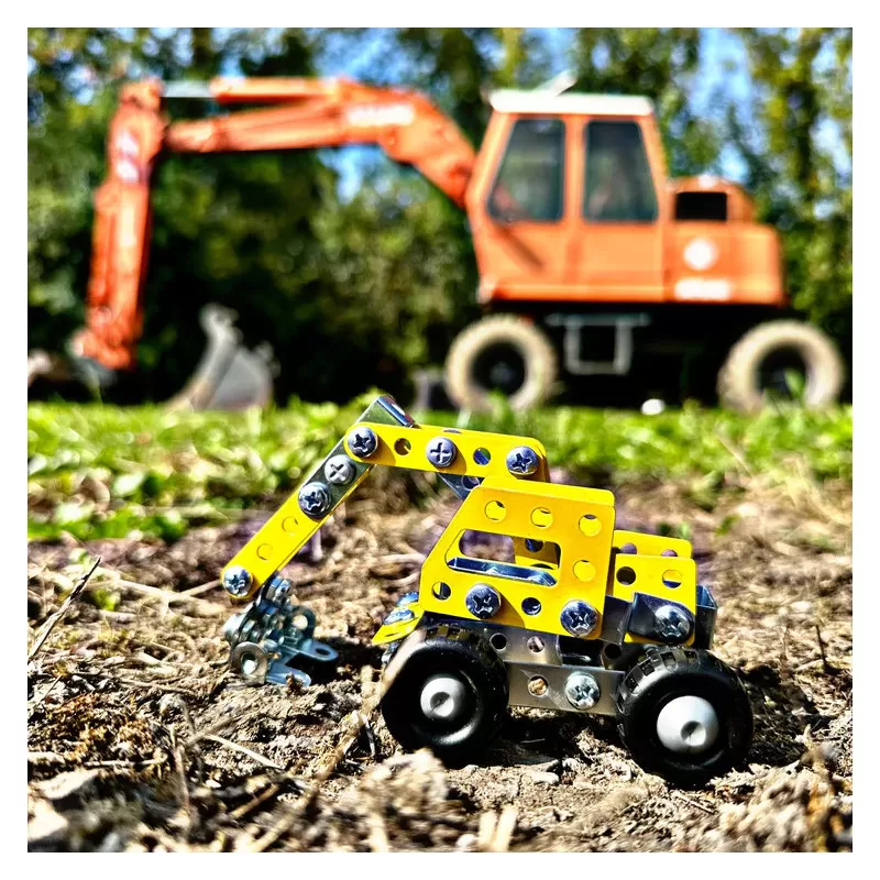 Eitech Mini excavator [beginner] – vue 4 – Metal Construction