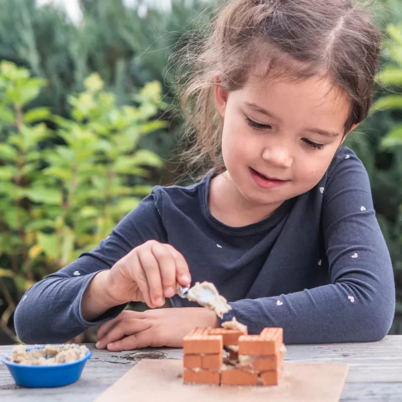 Teifoc Small Family Home – vue 3 – Clay Bricks