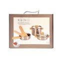 Set of pots and pans