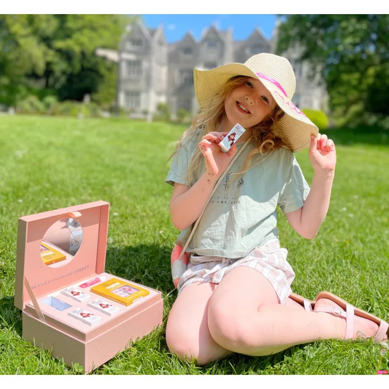 Miss Nella Limited Edition Princess Case - Kids peel-off set