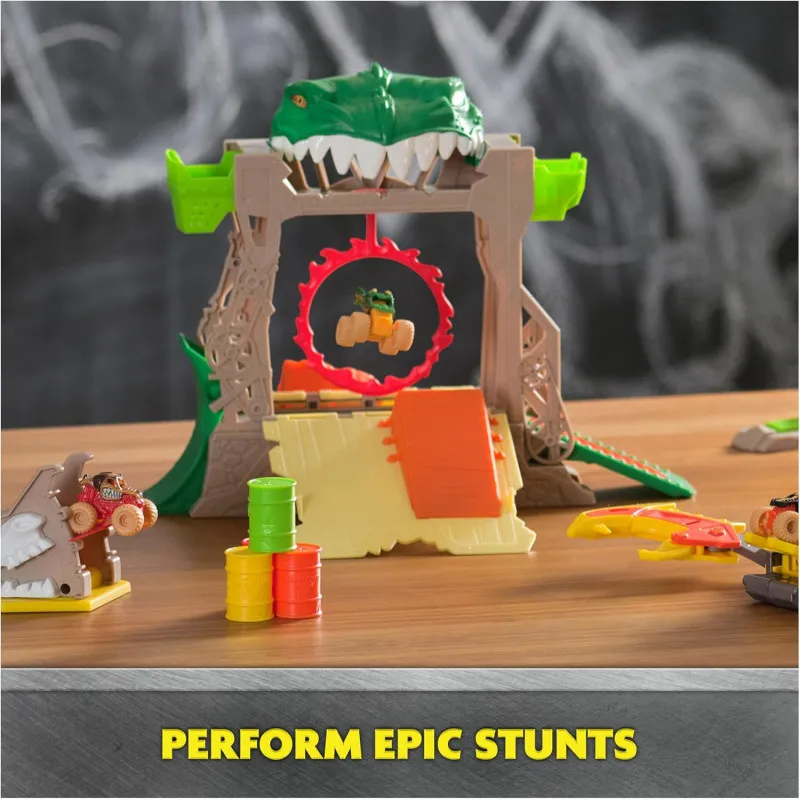Monster Jam Dragon Dungeon of Doom - Stunt Playset