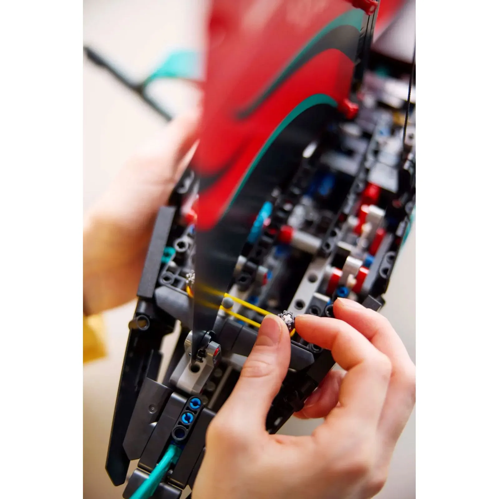 Lego [Technic] Emirates Team New Zealand AC75 Yacht – vue 12 – Lego and Duplo