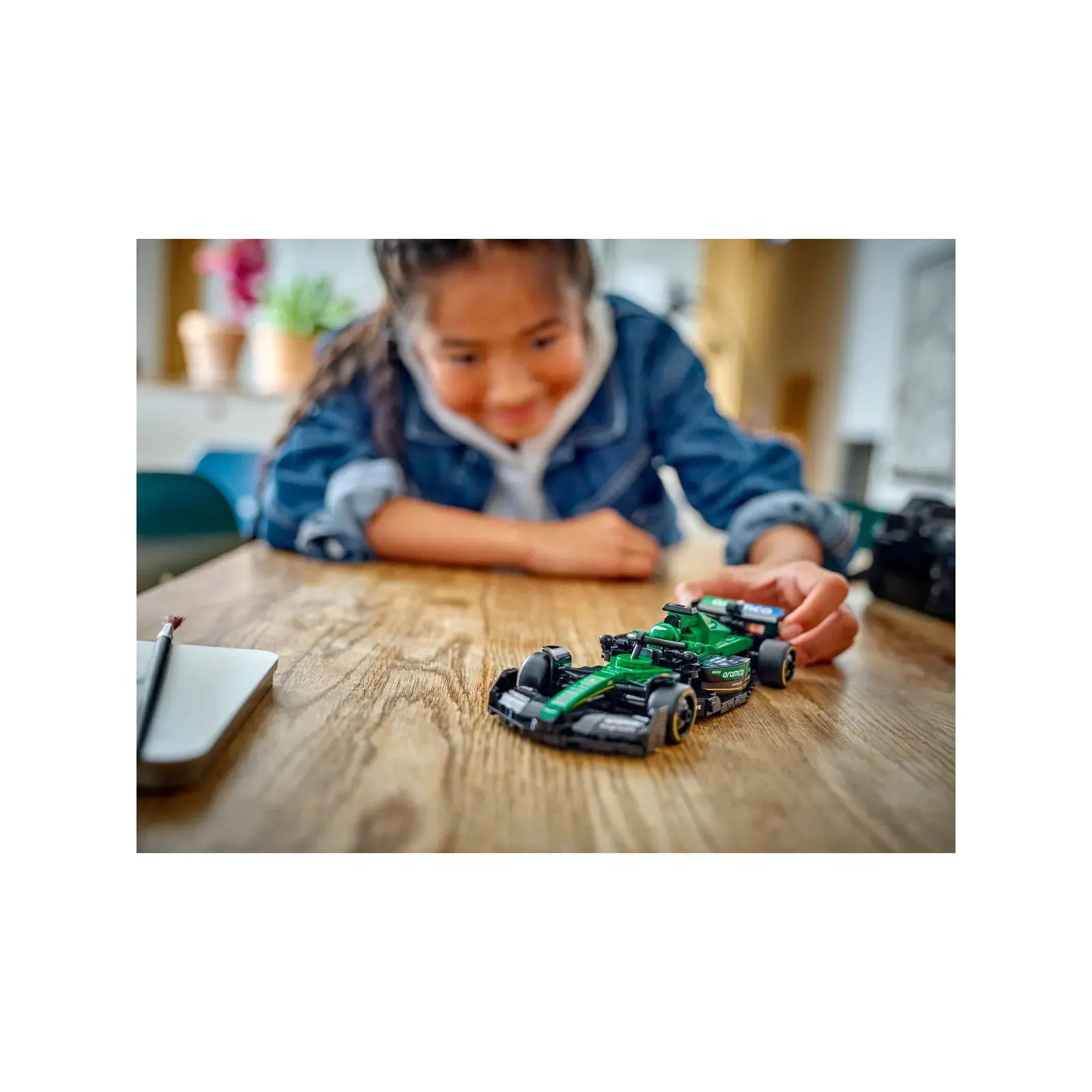 Lego [Speed Champions] Aston Martin Aramco F1® AMR24 Race Car – vue 7 – Lego and Duplo