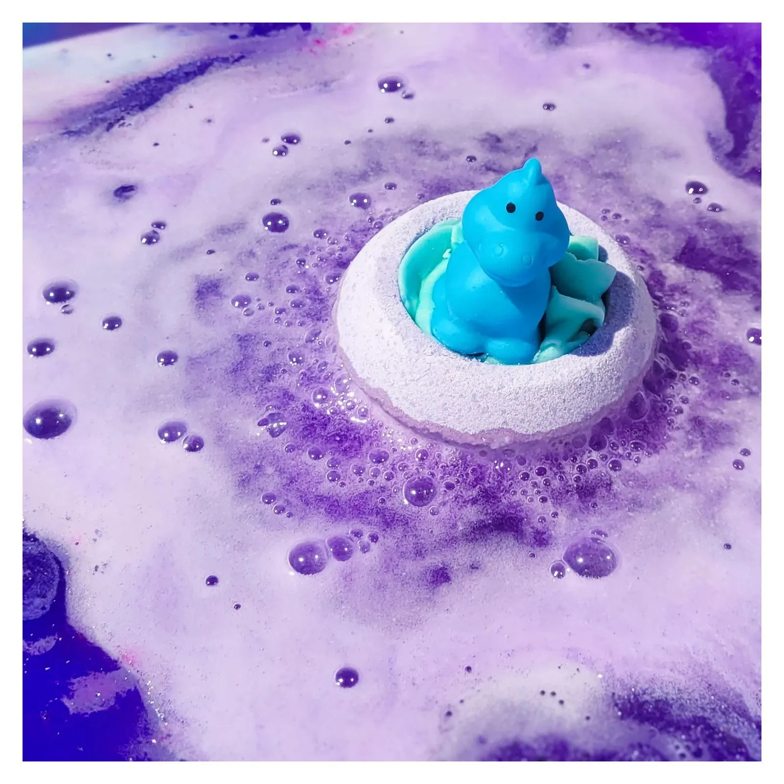 Bomb Cosmetics Bath Bomb - Totally Roar-some Bath Blaster – vue 2 – Bath Bombs