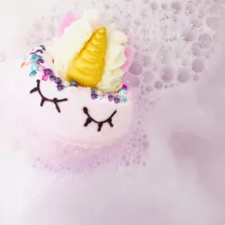 Bomb Cosmetics Bath Bomb - The Last Unicorn Bath Blaster – vue 2 – Bath Bombs