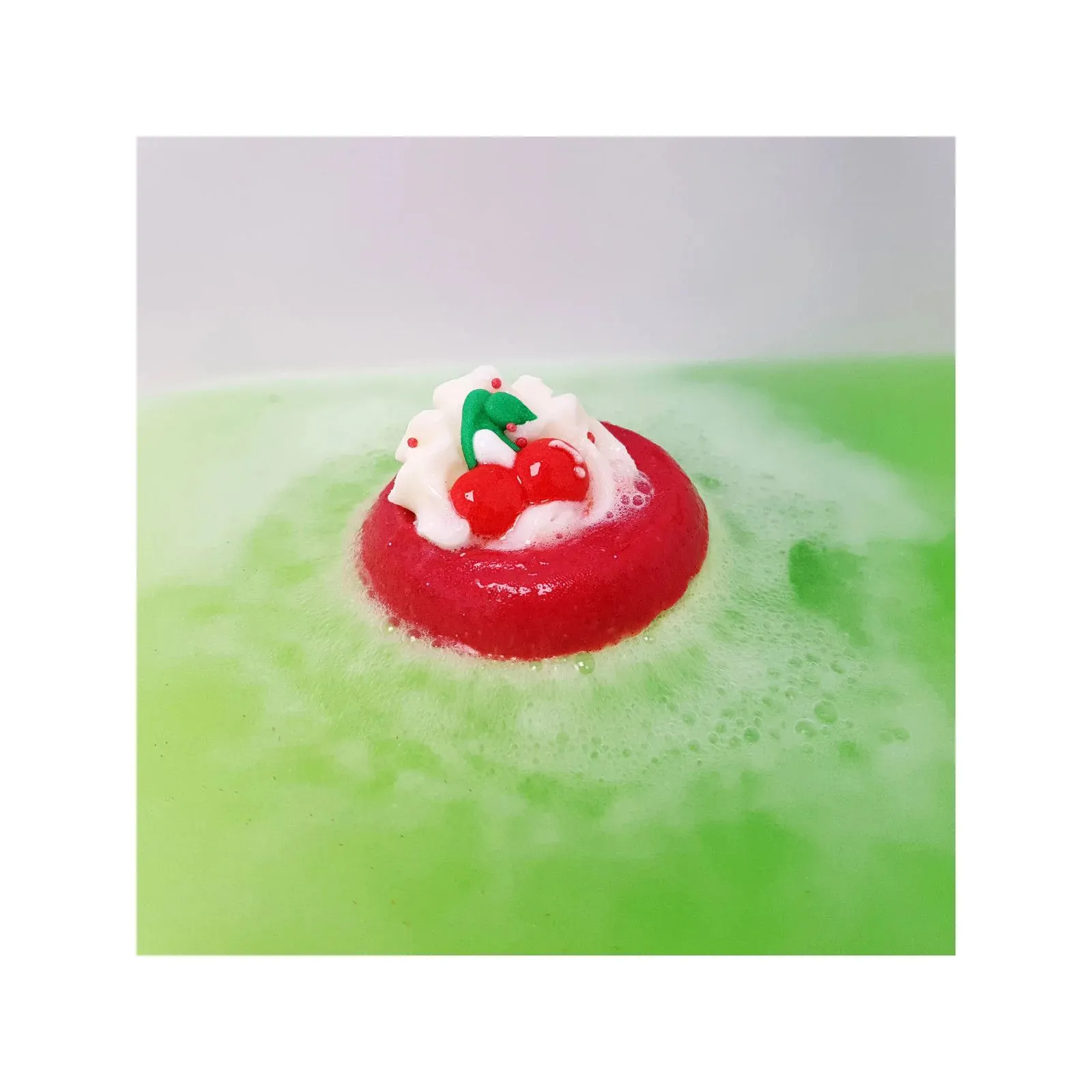 Bomb Cosmetics Bombe de Bain - Cherry on Top Bath Blaster – vue 2 – Bombes de bain