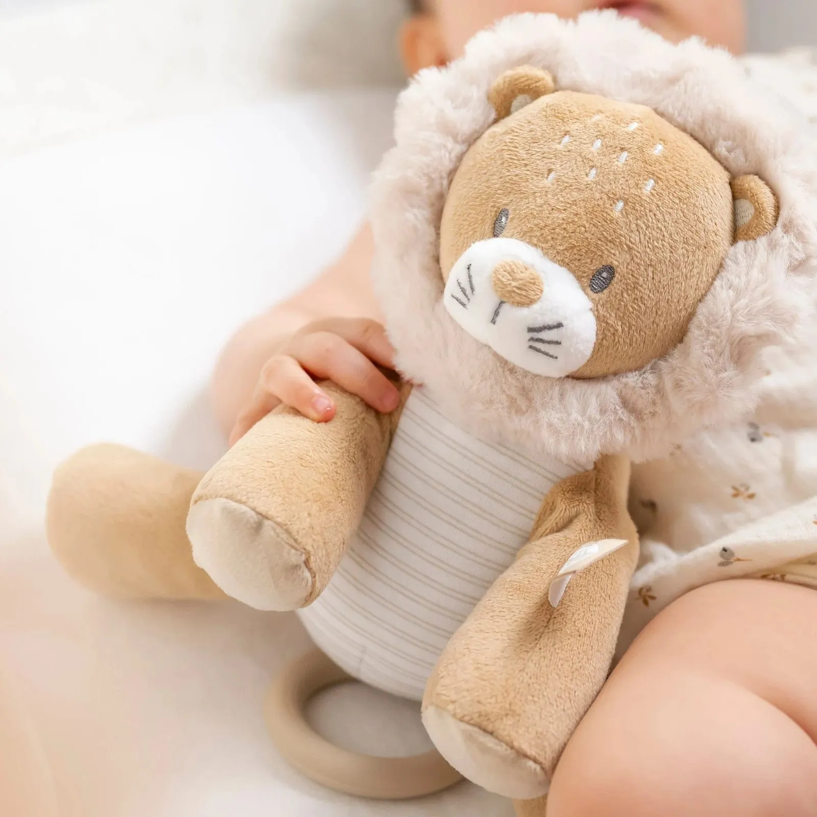 Nattou Peluche Musicale Lion FLO, ERNEST & OLI - 27 cm - Ernest Brun – vue 2 – Jouets musicaux