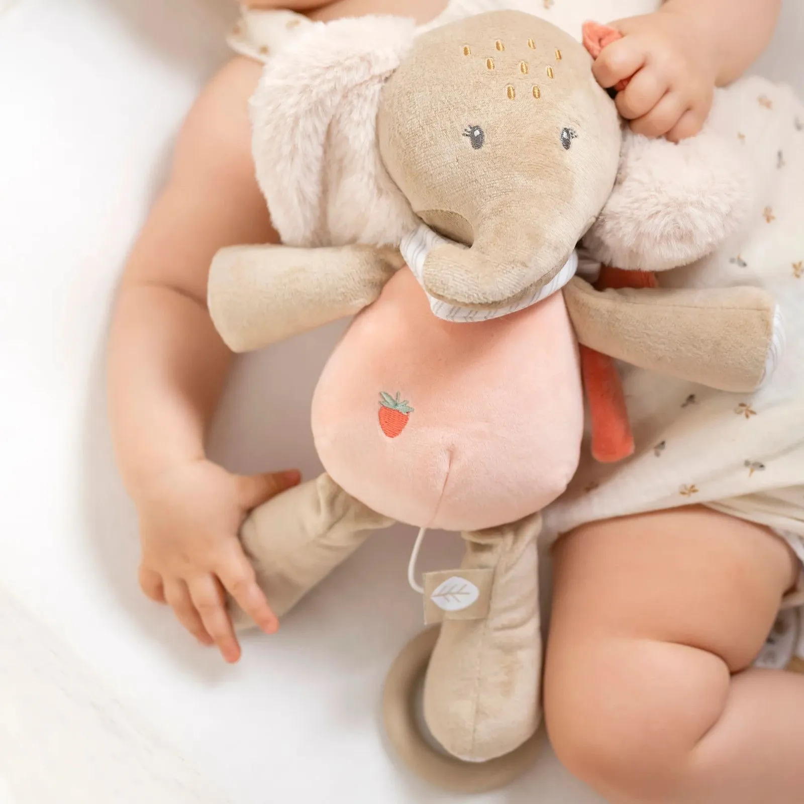 Nattou Peluche Musicale L'éléphant FLO, ERNEST & OLI - 24 cm - Oli Rose – vue 3 – Jouets musicaux