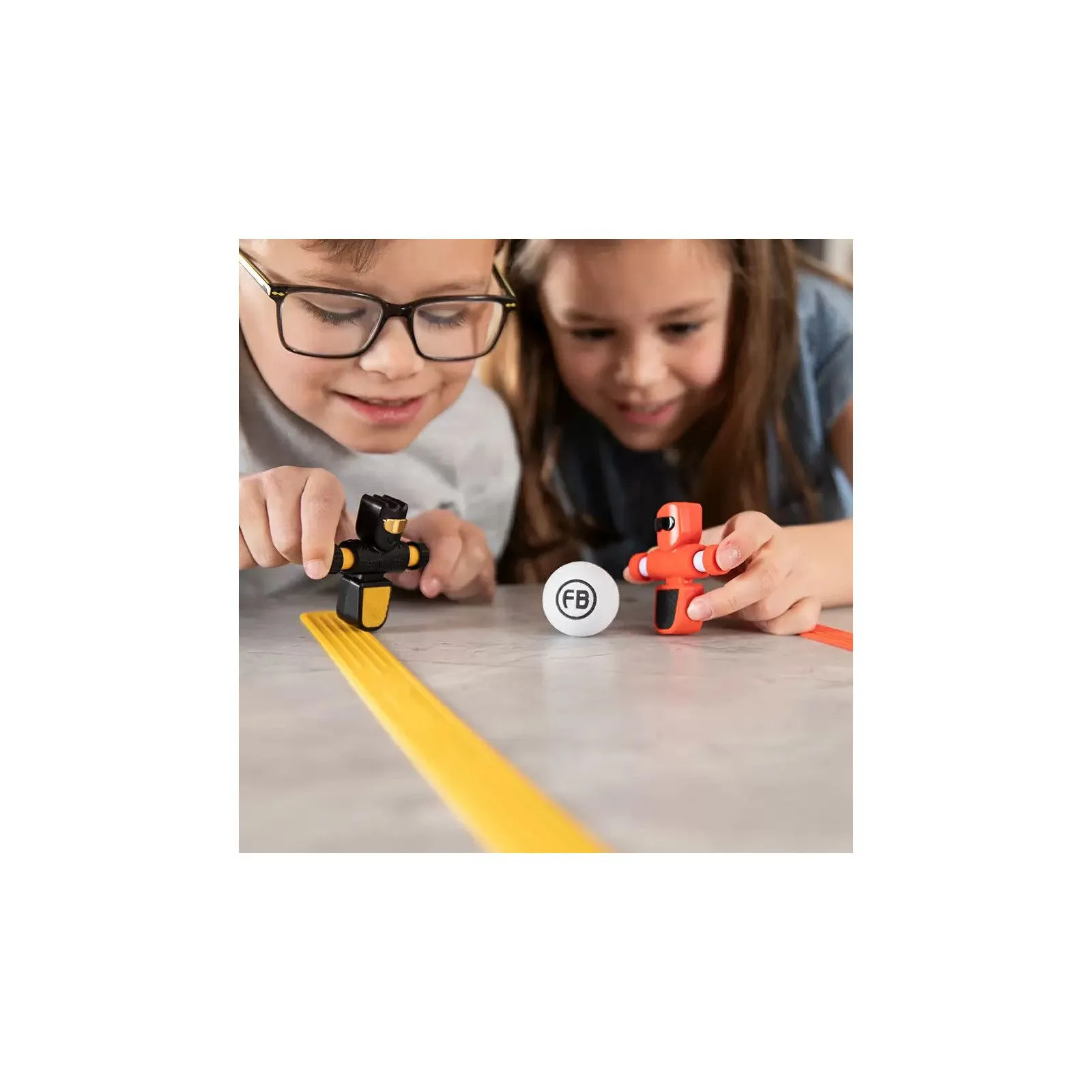 Fat Brain Toy Co. Foosbots On the Go! – vue 2 – Foosbots