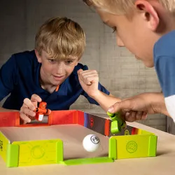 Fat Brain Toy Co. Foosbots Stadium Battle 2pk – vue 2 – Foosbots